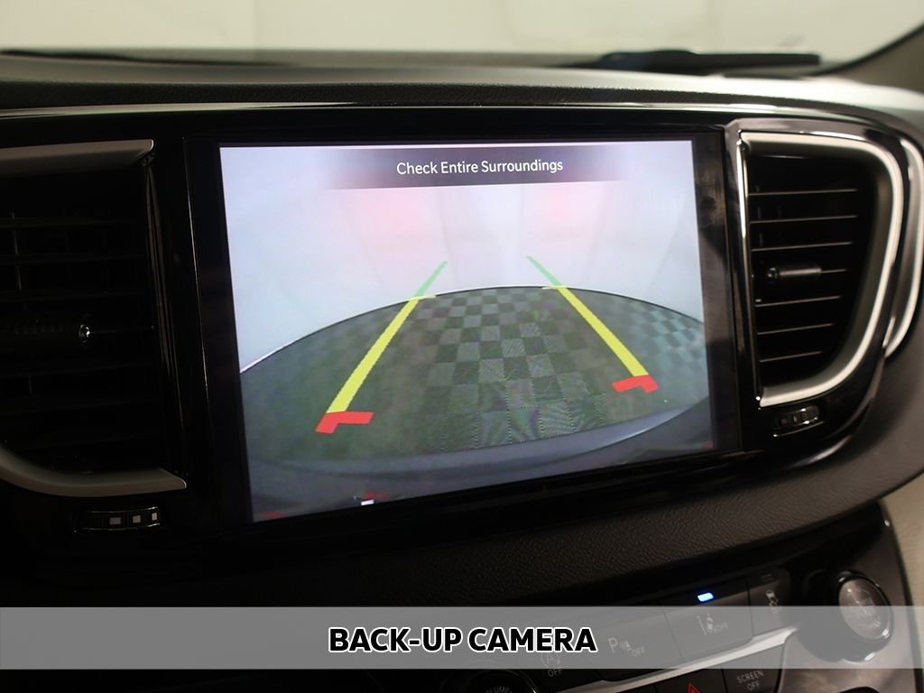 Used 2023 Gray Chrysler Touring L image 5