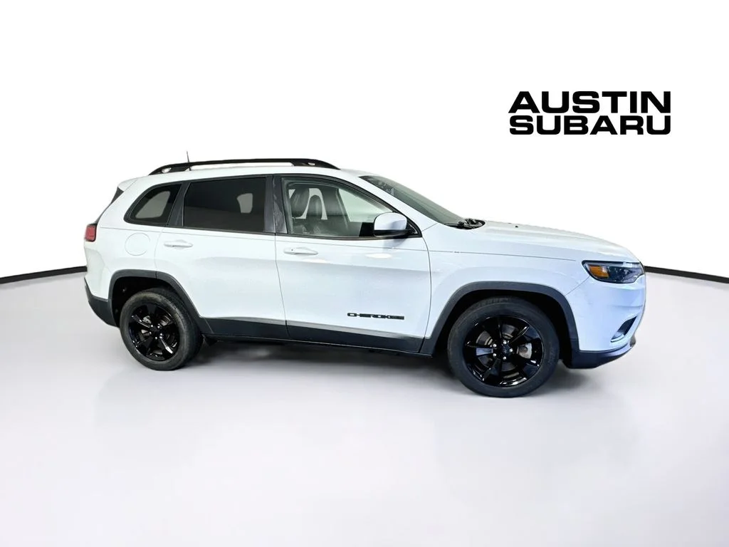 Used 2020 White Jeep Latitude Plus image 8