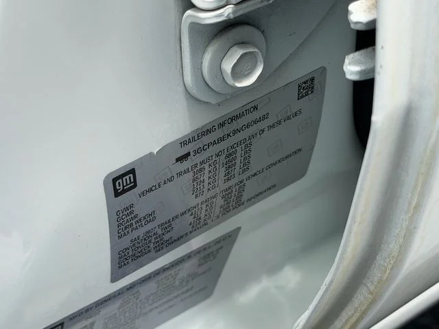 Used 2022 White Chevrolet Custom image 20