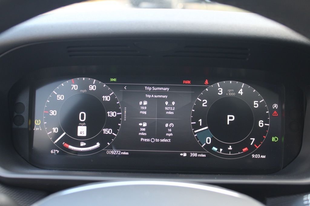 Used 2025  Land Rover Dynamic SE image 19