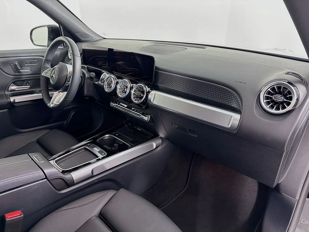Certified Used 2025 Black Mercedes-Benz GLB 250 image 27
