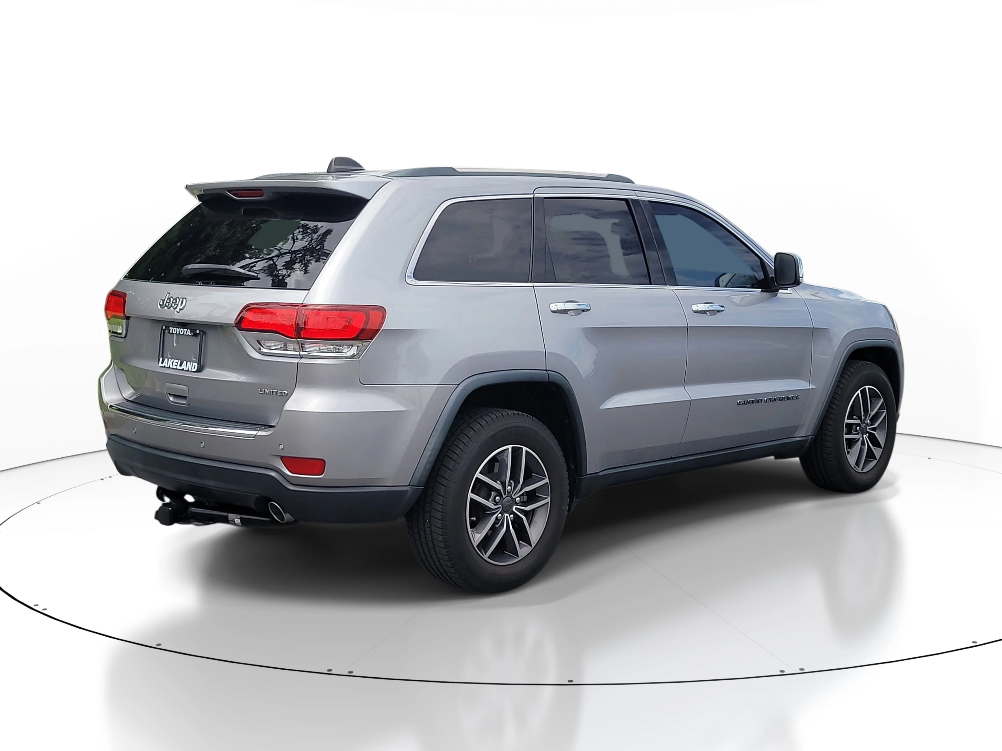 Used 2020 Billet Silver Metallic Clearcoat Jeep Limited image 6