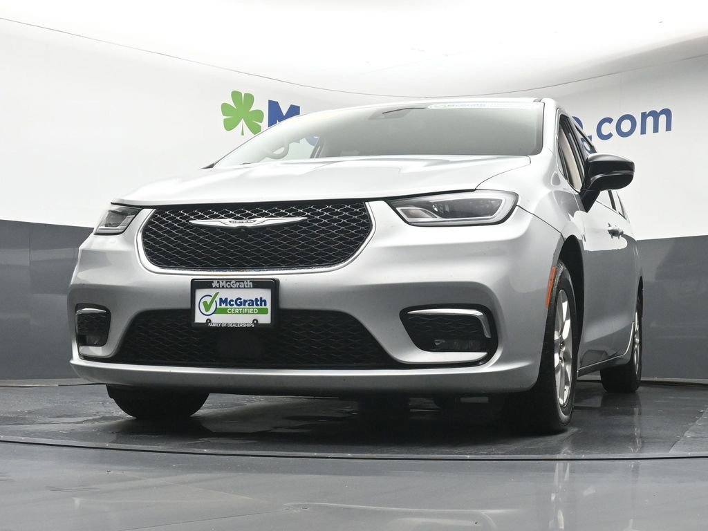 Used 2024 Silver Chrysler Touring L image 7