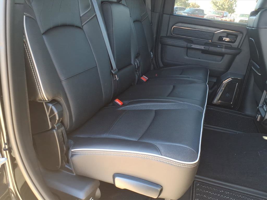 New 2026 Diamond Black Crystal Pearl-Coat Exterior Paint RAM Limited image 9