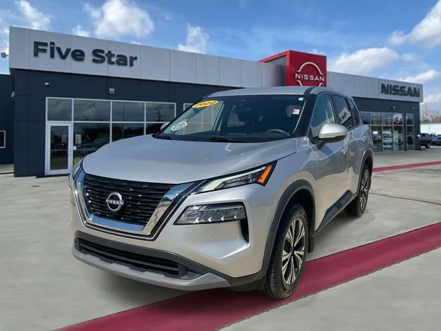 Used 2022 Silver Nissan SV image 3