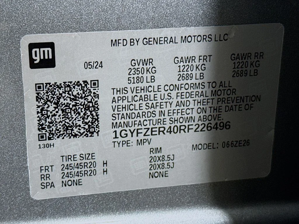 Used 2024 Silver Cadillac Sport image 31