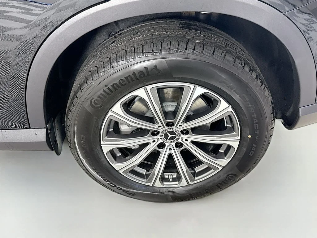 Used 2026 Black Mercedes-Benz GLC 300 image 27