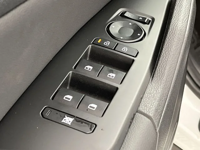 New 2026 Glacial White Pearl Kia EX image 13
