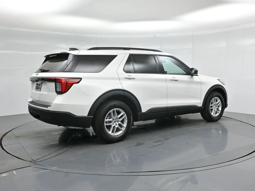 New 2026 Star White Metallic Tri-Coat Ford Active image 28