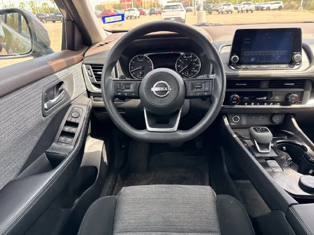 Used 2023 Gray Nissan SV image 14