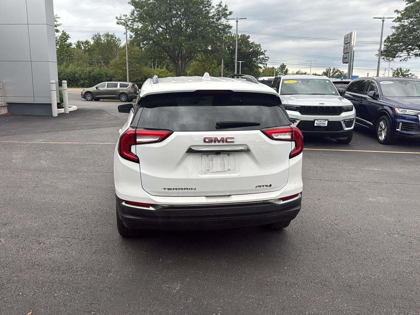 Used 2024 Summit White GMC AT4 image 5