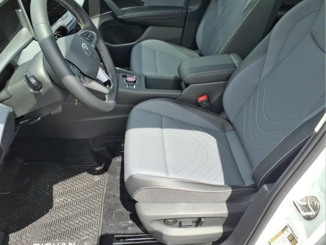 New 2026 Pure White Volkswagen SE 4Motion image 15