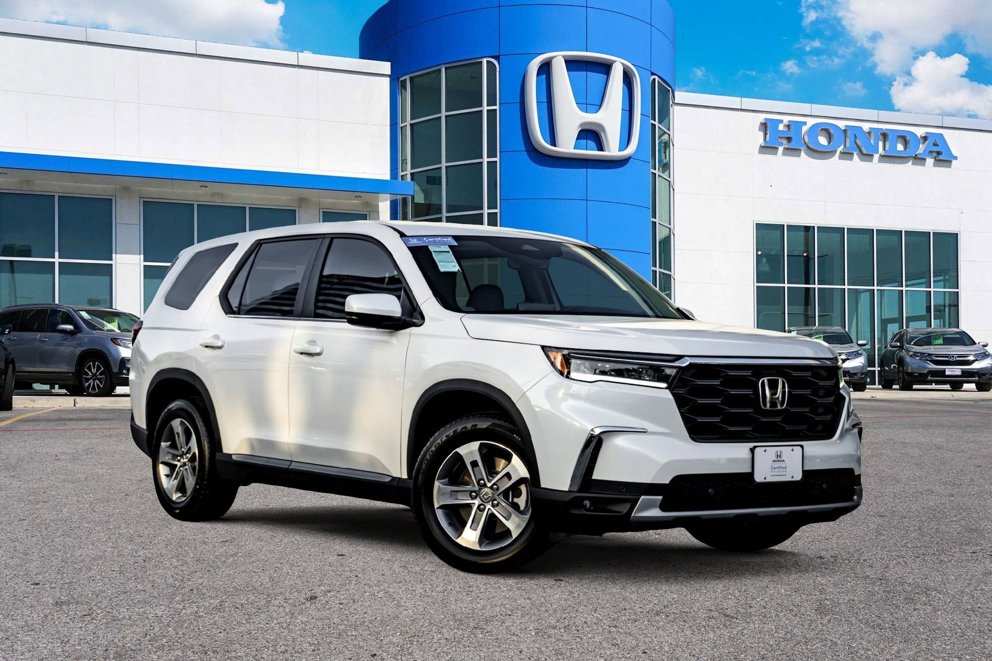 Used 2025 Platinum Honda EX-L image 1