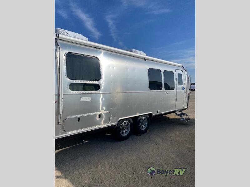 2025 Airstream Flying Cloud photo 2