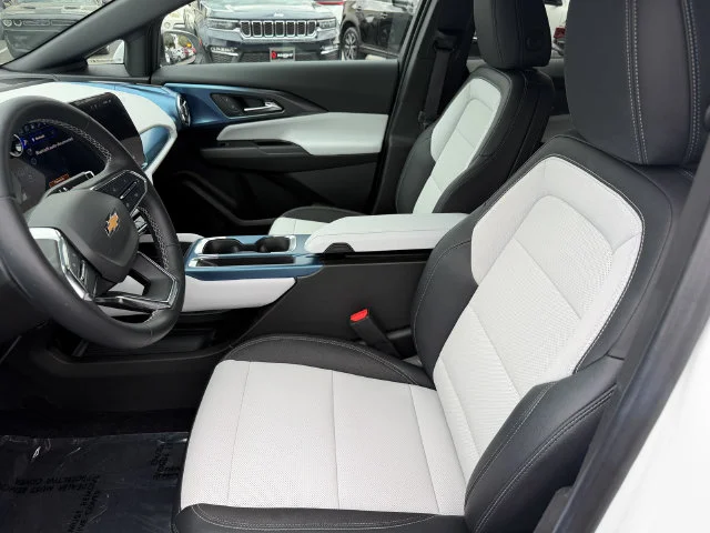 Used 2024 White Chevrolet LT image 11