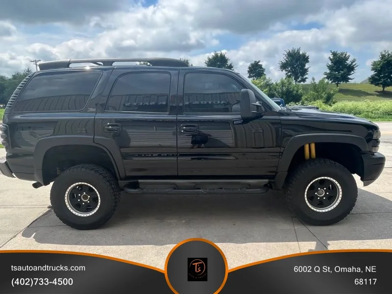 Used 2001 Black Chevrolet Sport Utility 4D image 8