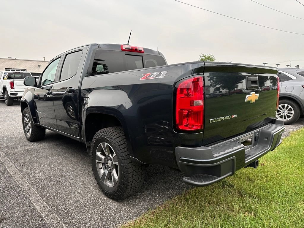 Used 2018 GRAPHITE METALLIC Chevrolet 4WD Z71 image 3