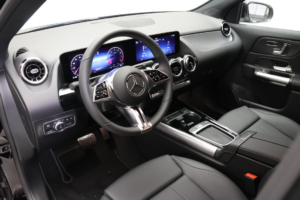 New 2026 Night Black Mercedes-Benz GLA 250 image 36