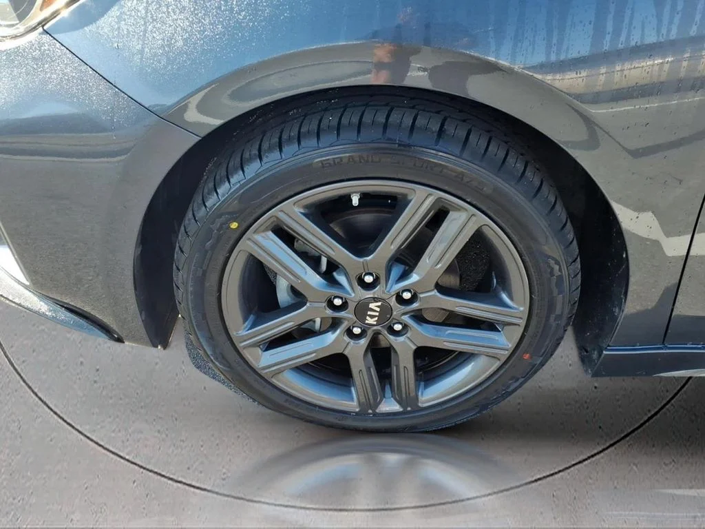 Used 2020 Gray Kia GT-Line image 6