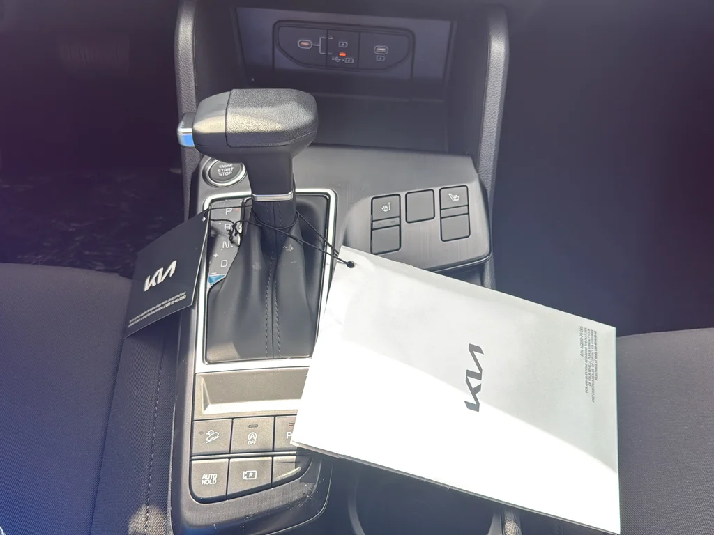 New 2026 Glacial White Pearl Kia LX image 25