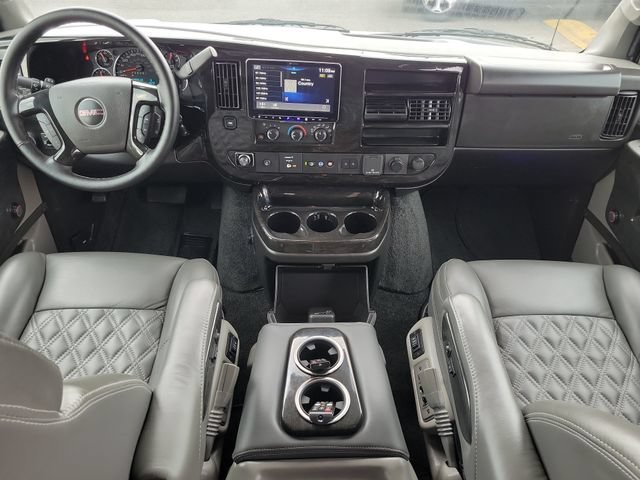 Used 2025 Special Exterior Color GMC Work Van image 28