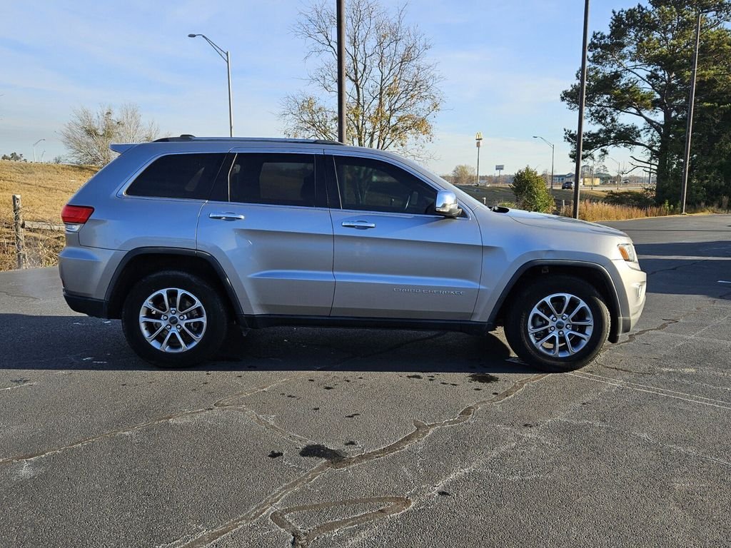 Used 2016 Silver Jeep Limited image 13