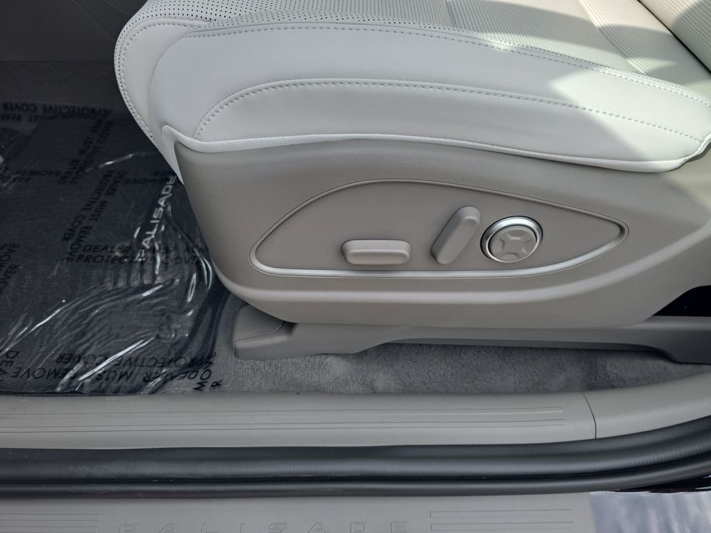 New 2026 Black Hyundai SEL Premium 7P image 12