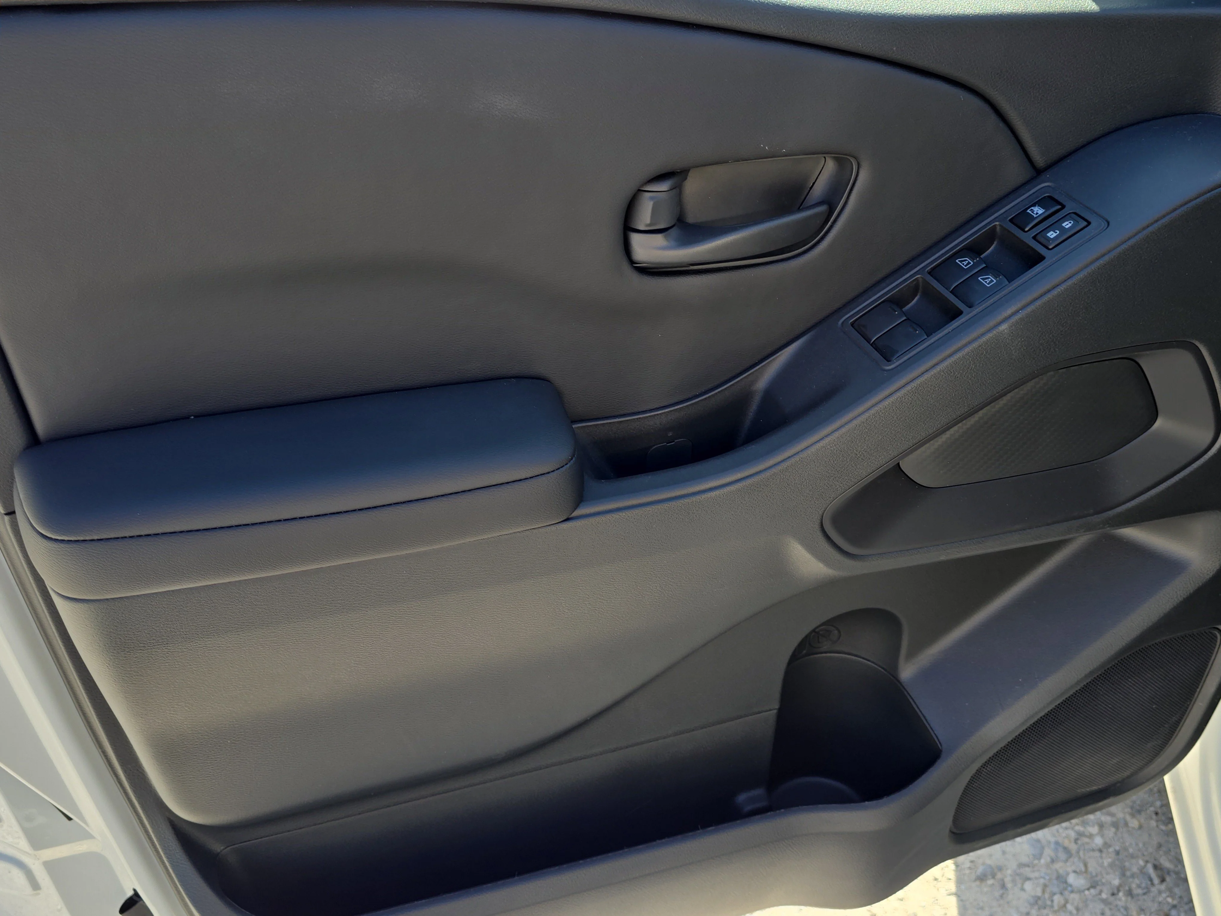 New 2026 Glacier White Nissan Crew Cab S image 17