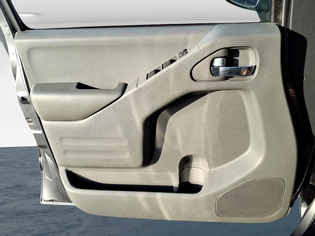 Used 2019 Gray Nissan SV image 28