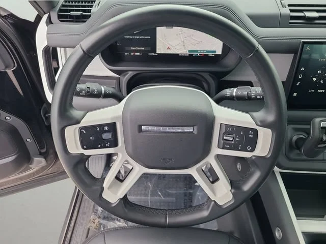 Used 2025 Black Land Rover S image 21