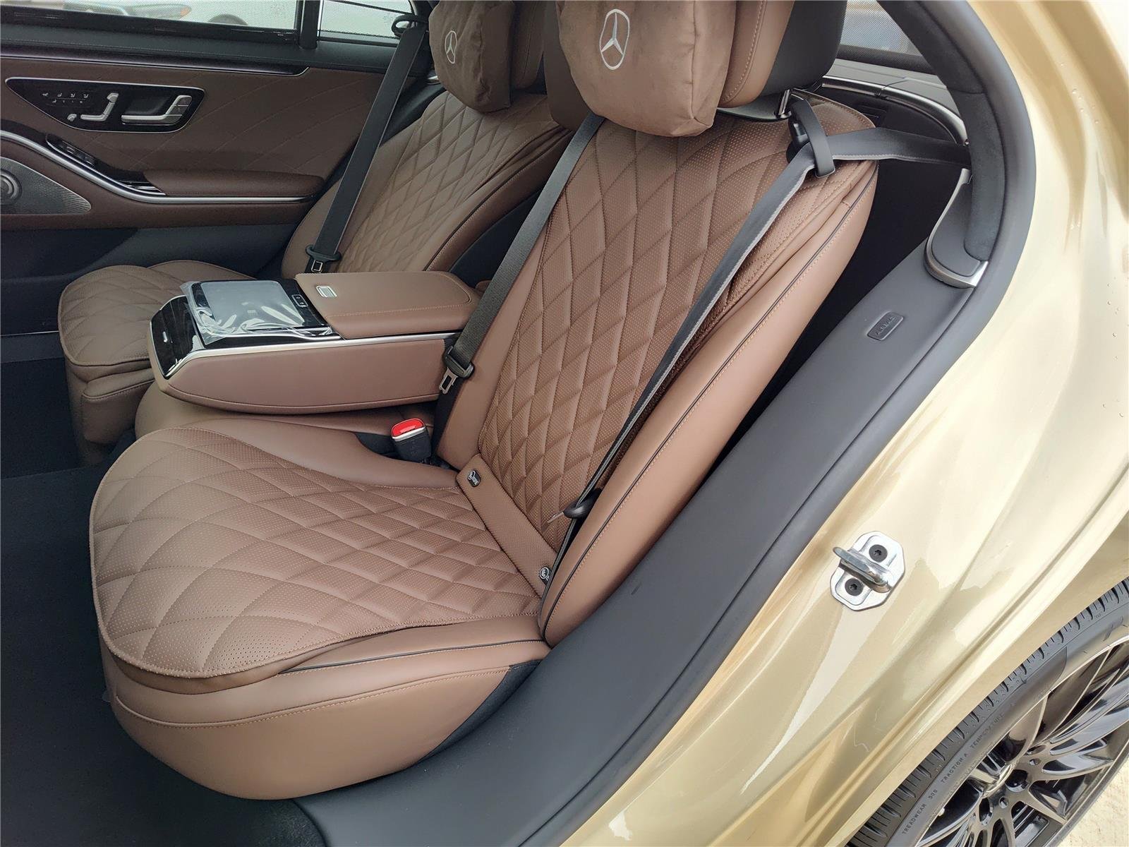 New 2026 MANUFAKTUR Kalahari Gold Metallic Mercedes-Benz S 580 image 14