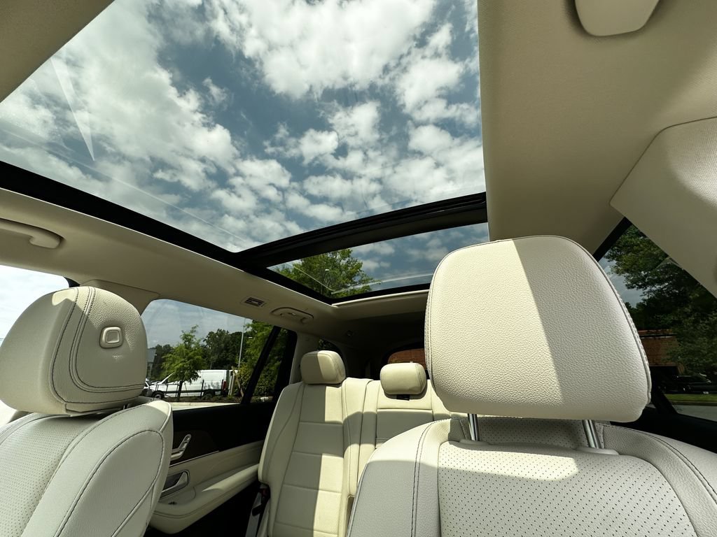 New 2026 Polar White Mercedes-Benz GLS 450 image 74