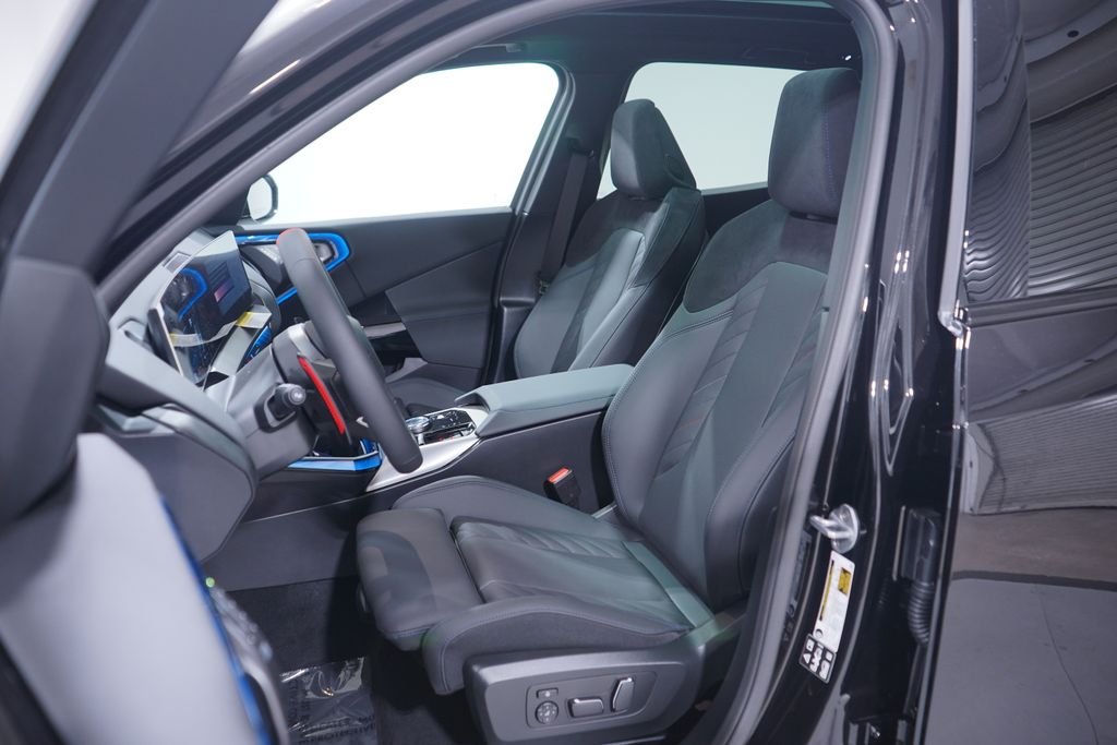 New 2026 Black Sapphire Metallic BMW M50 xDrive image 7