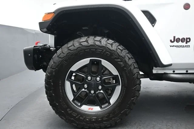 Certified Used 2019 White Jeep Unlimited Rubicon image 32
