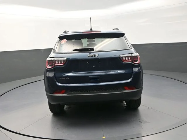 New 2026 Fathom Blue Pearl-Coat Exterior Paint Jeep Latitude image 8
