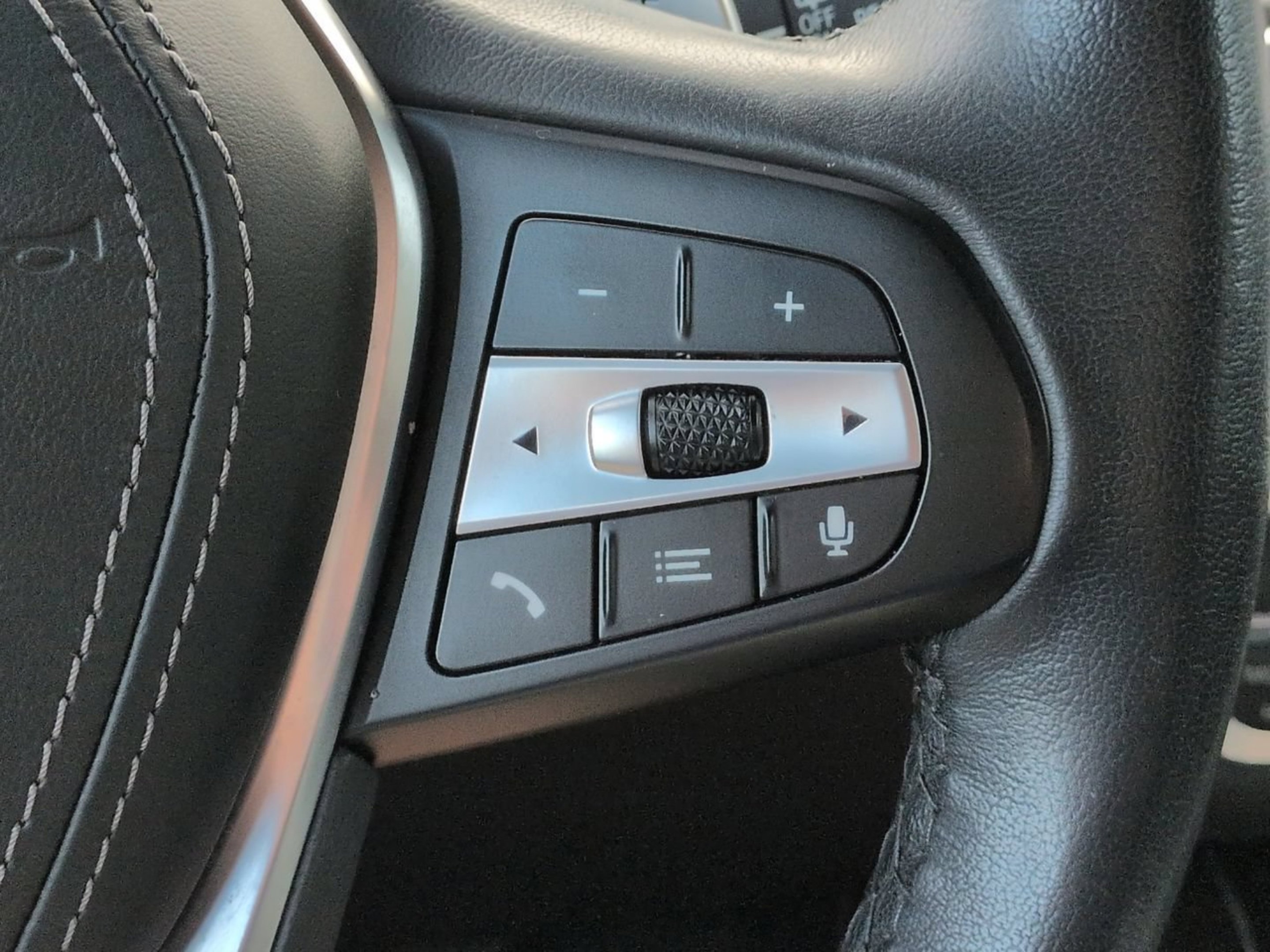 Used 2021 Phytonic Blue Metallic BMW sDrive40i image 27