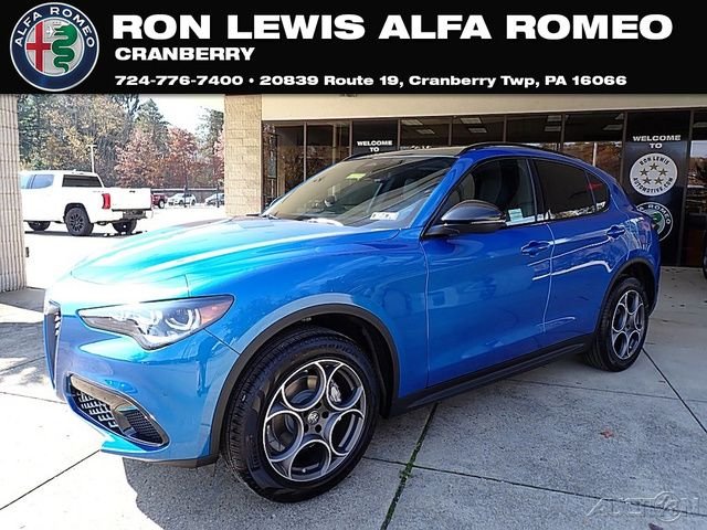 2025 Alfa Romeo Stelvio Intensa