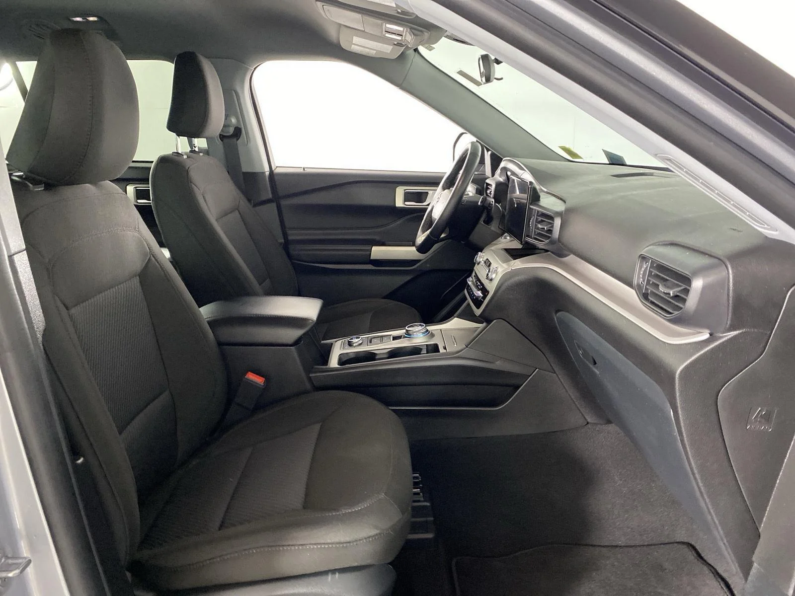 Used 2023 Iconic Silver Ford XLT image 29