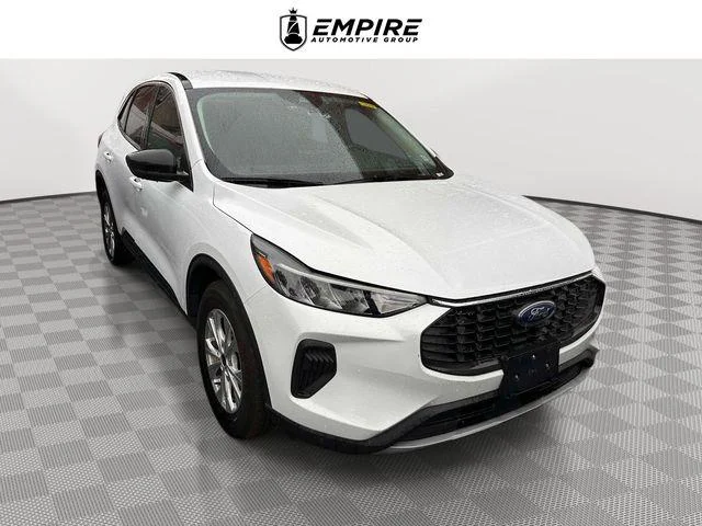 Used 2023 Oxford White Ford Active image 1