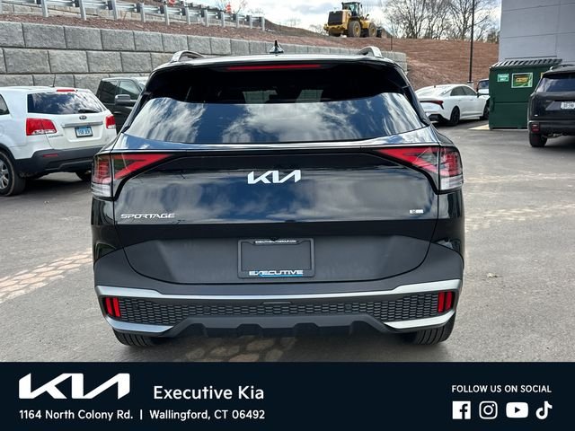 Used 2023 Black Kia X-Line image 3