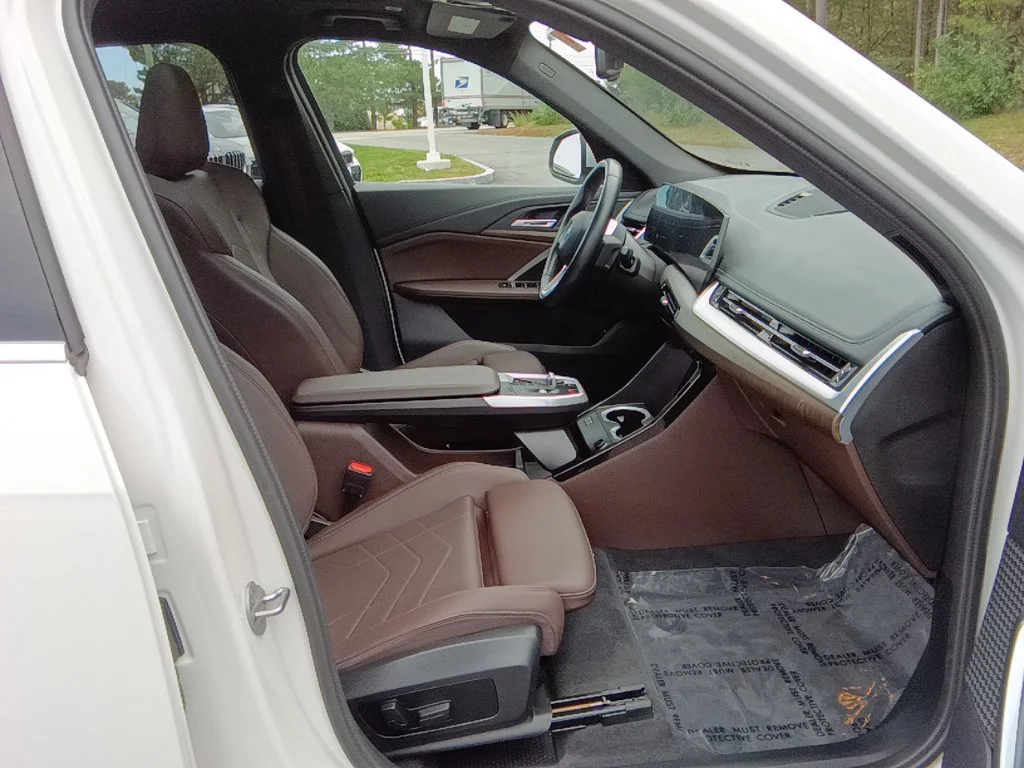 Certified Used 2023 White BMW xDrive28i image 25