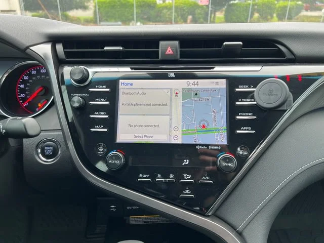 Used 2019 Wind Chill Pearl/Midnight Black Metallic Toyota XSE V6 image 22