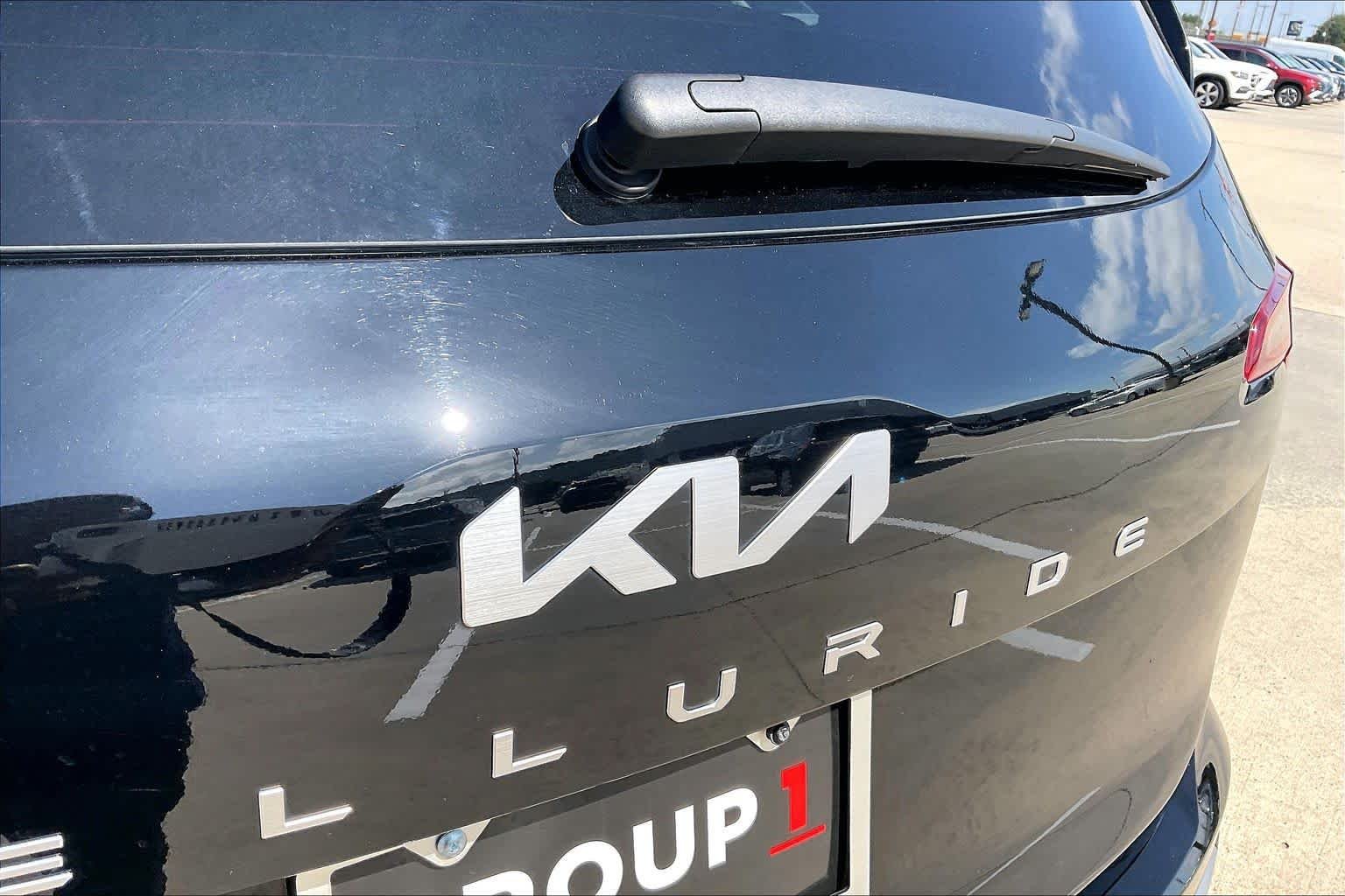 Used 2025 Ebony Black Kia S image 30
