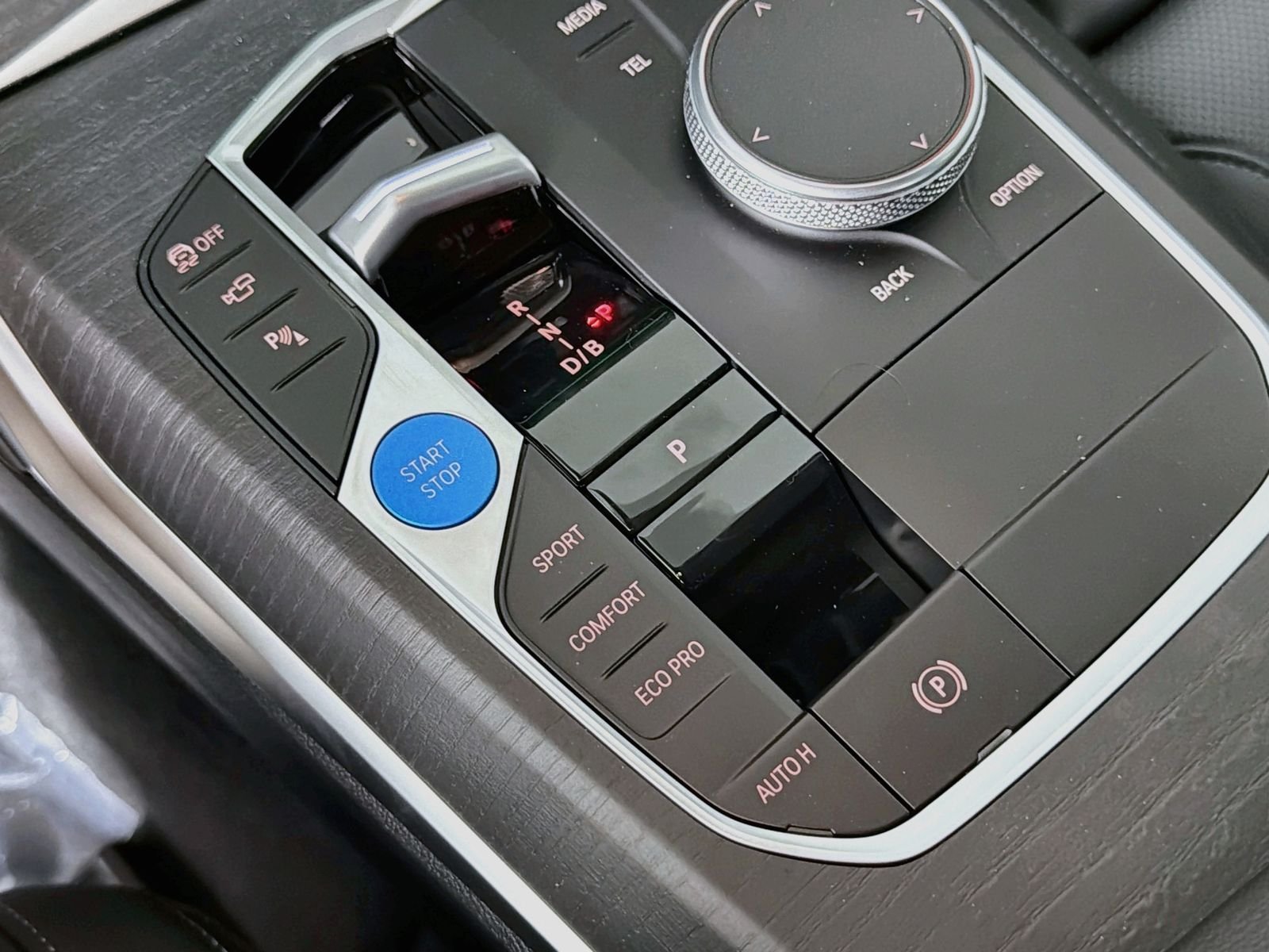New 2026 Alpine White BMW eDrive40 image 17