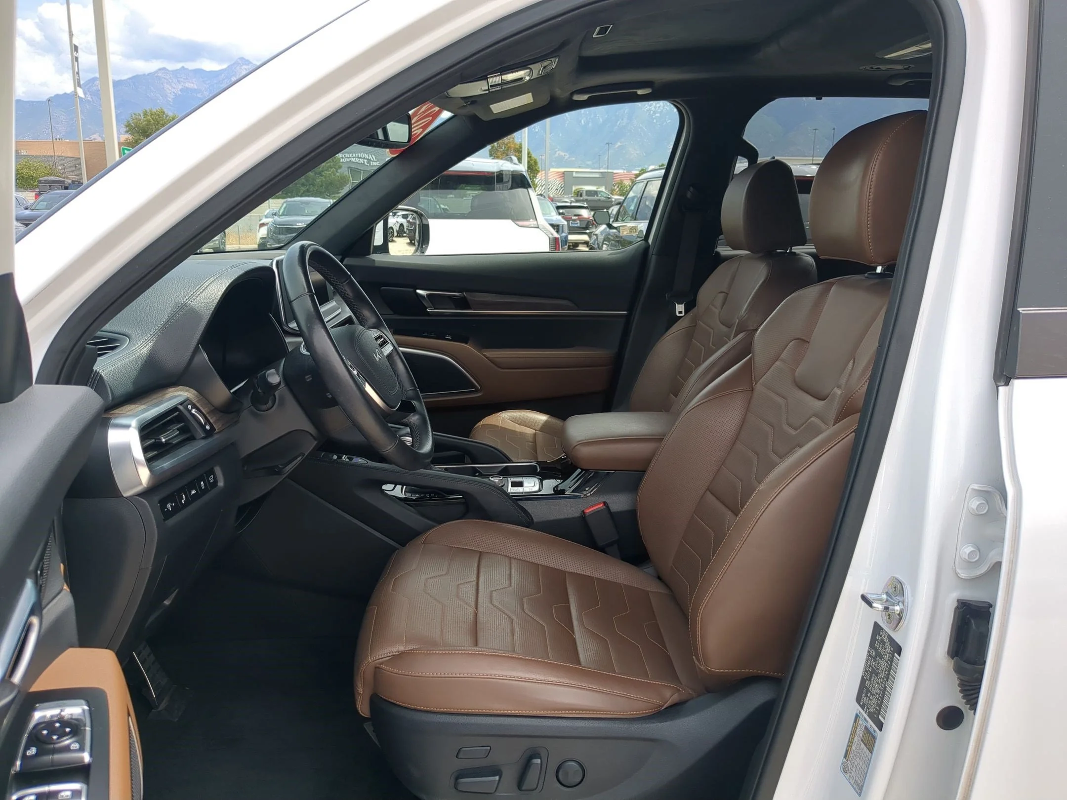 Used 2022 Glacial White Pearl Kia SX image 26