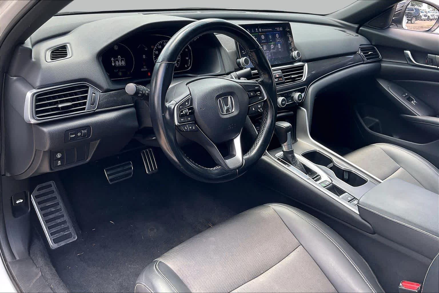 Used 2022 Platinum White Pearl Honda Sport image 17