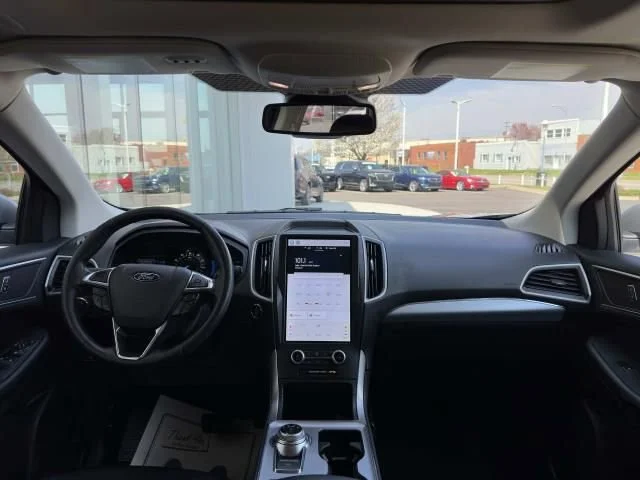 Used 2022 Silver Ford SEL image 54