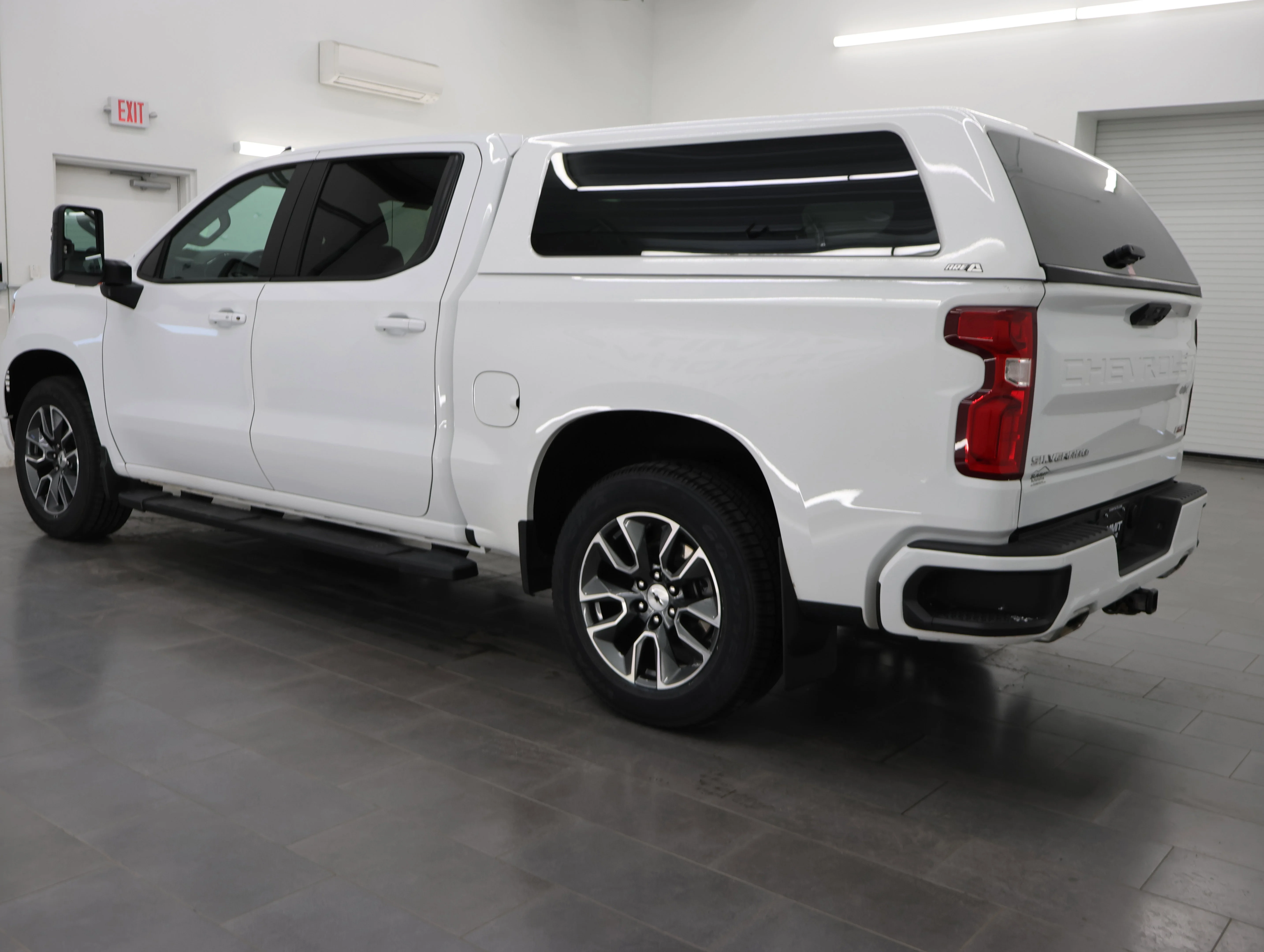 Used 2023 Summit White Chevrolet RST image 5