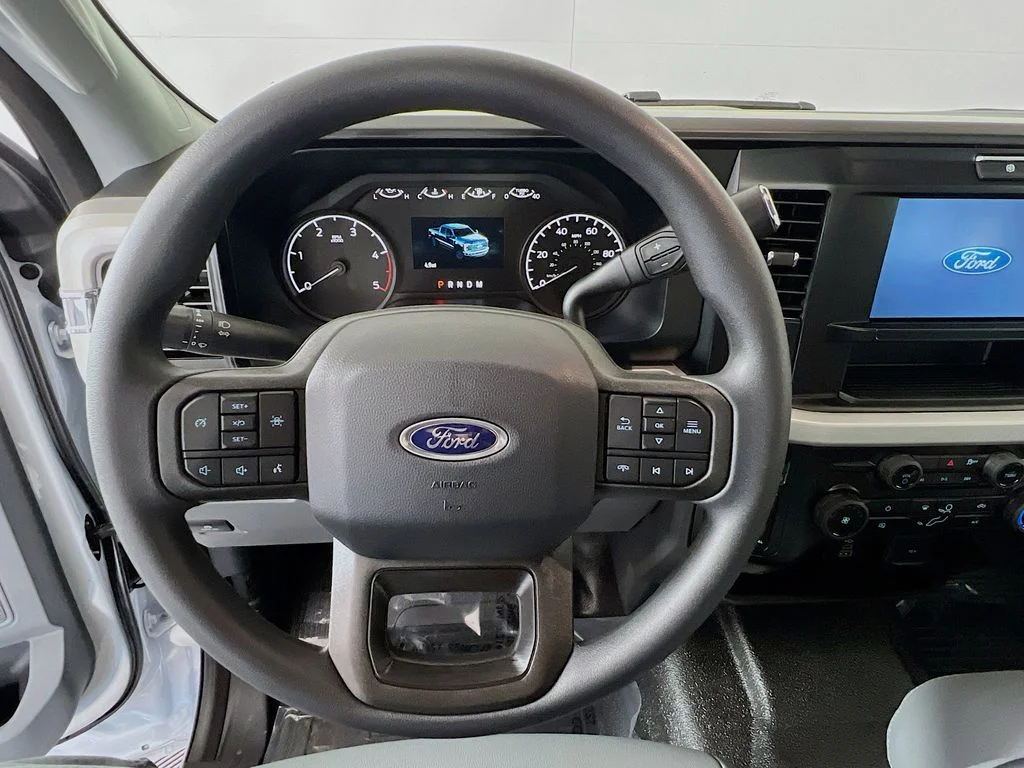 New 2026 Oxford White Ford XL image 7