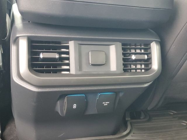 Certified Used 2024 Avalanche Ford XLT image 29